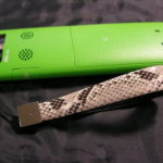 INFOBAR2とW62Sにパイソン（蛇革）携帯ストラップを付けてみる