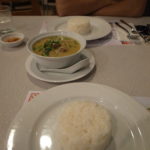 タイ人男二人の晩飯はこうなる：S&P編